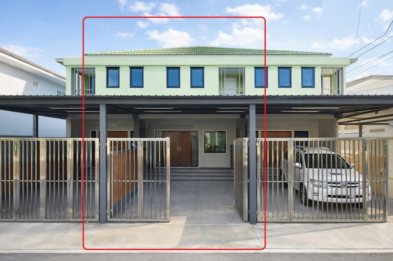 Central Ramintra 900 m. MRT Ramintra 39 1.5km. 11,999 THB per month. 2-story townhouse Ramintra 37-41 Near the Pink Line Skytrain. MRT Maiyalap 680m for rent 2beds 2baths 2a/c parking for 3cars 20sq.wa 150sq.m.