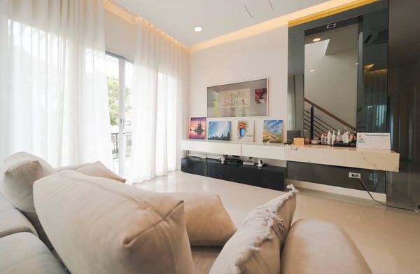 Bangkok Boulevard Rama 9 – Srinakarin | A rare corner house with the largest land area in the project 
