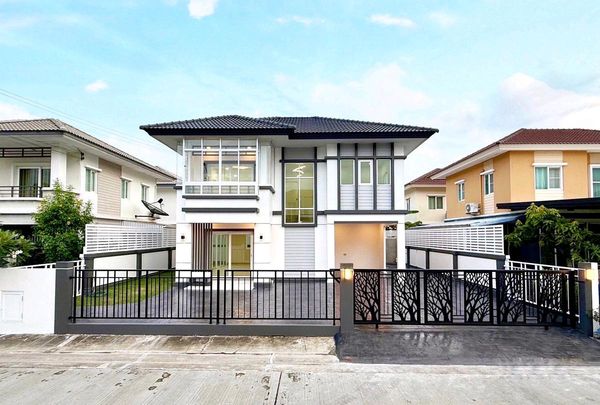 💫ขาย บ้านเดี่ยว พฤกษาทาวน์ เซเรนิตี้ เพชรเกษม 81💫 🏡บ้านอยู่ต้นโครงการ ใกล้สวน ทำเลหนองแขม กรุงเทพฯ  ✨รีโนเวทใหม่ พร้อมเข้าอยู่ ✨ต้นโครงการ ใกล้สวนของหมู่บ้าน ✨มี