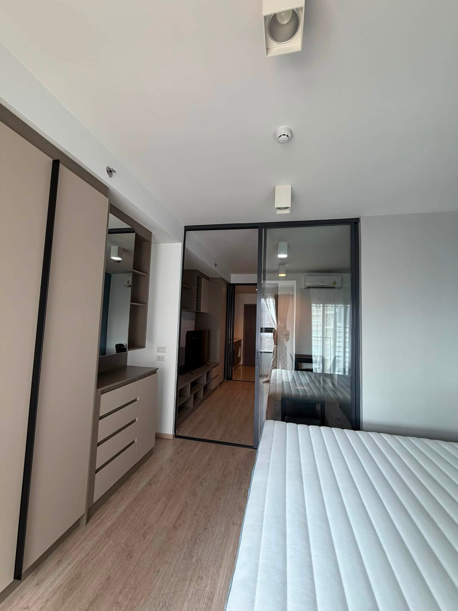 🏙️ For rent IDEO Sathorn–Wongwian Yai | 1 Bedroom | 11th floor | 34.66 sq m. Beautiful room, ready to move in | near BTS Wongwian Yai – รูปที่ 3