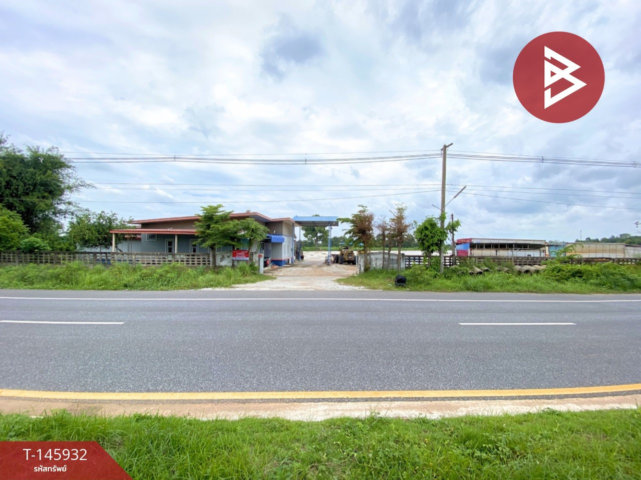 Land for sale with buildings, area 14 rai 3 ngan 98 square wa, Huai Mek, Kalasin, good location next to the road. Land for sale with buildings, area 14 rai 3 ngan 98 square wa, Huai Mek, Kalasin, good location next to the road.