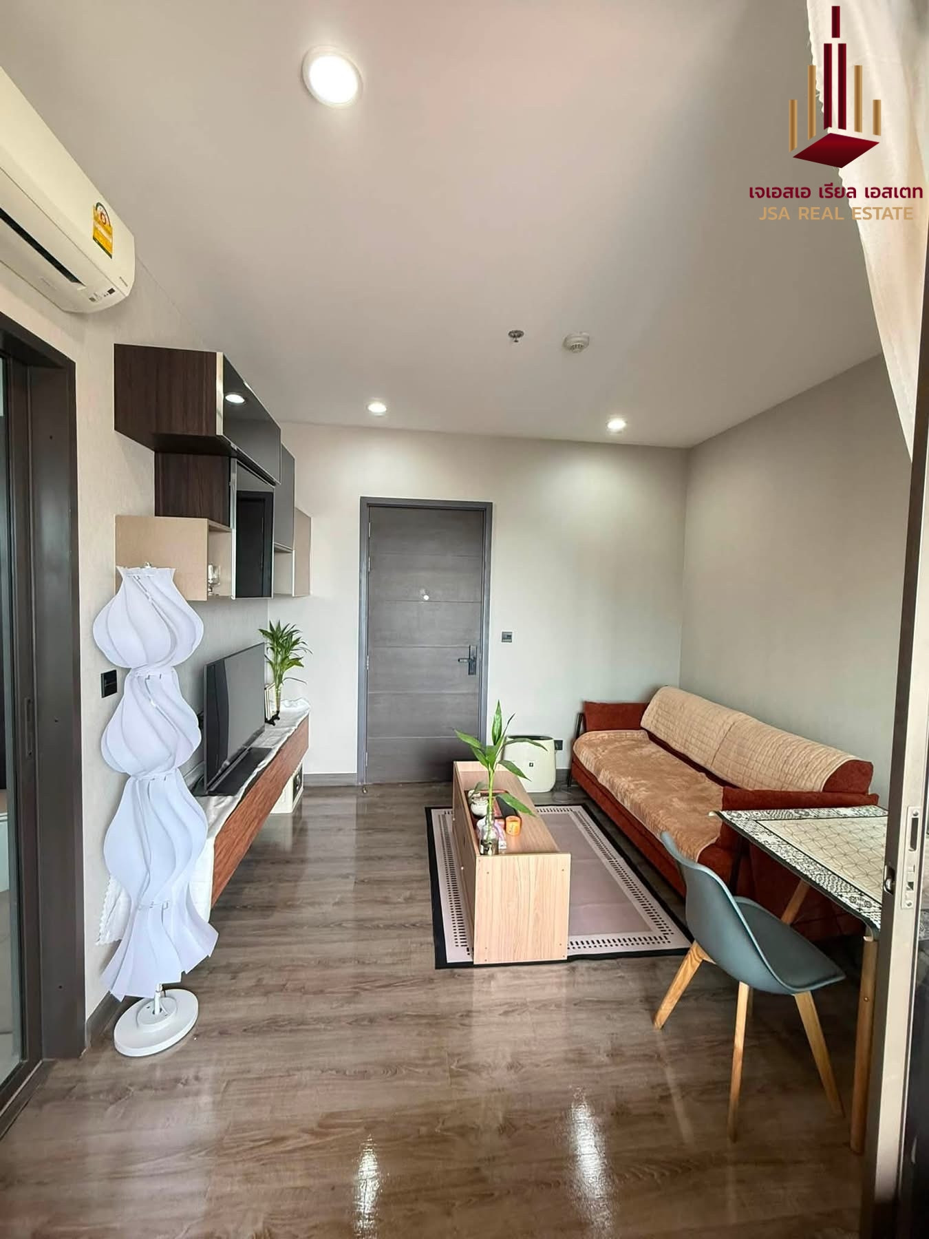 ✨ For Rent: Urbano Rajavithi Condo ✨💰 Only 15,000 THB/month