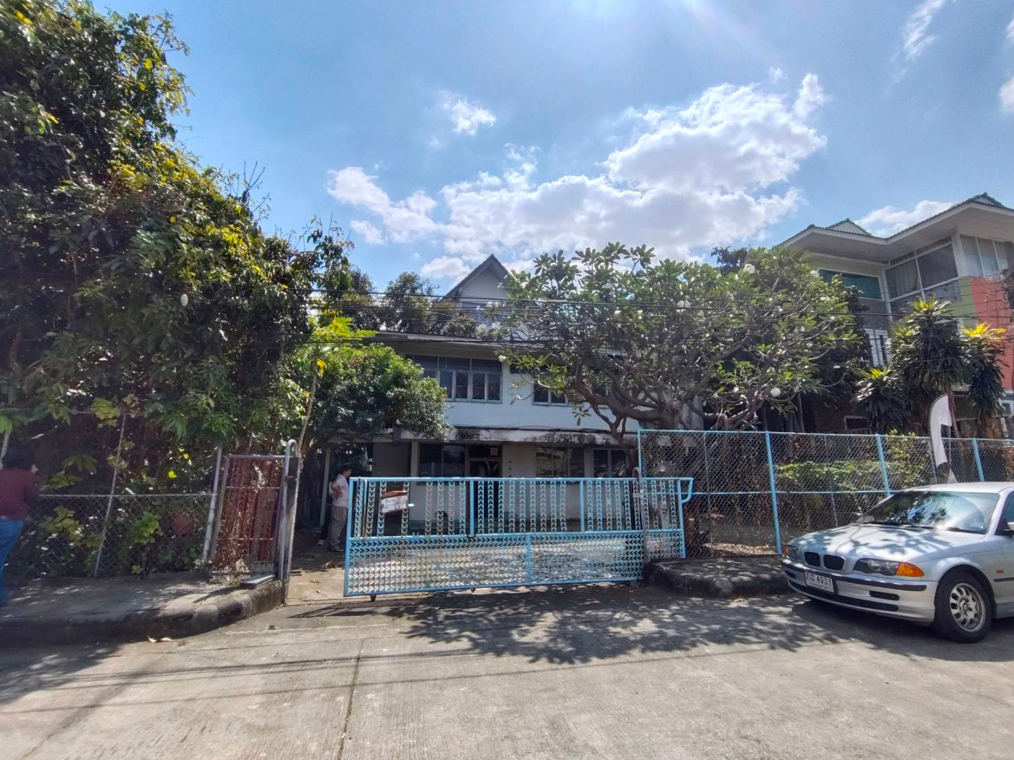 ขายด่วน ขายบ้านเดี่ยวพร้อมที่ดิน 80 ตรว. ซอยนวมินทร์ 16 เข้าซอยเพียง50 เมตร ขายด่วน ขายบ้านเดี่ยวพร้อมที่ดิน 80 ตรว. ซอยนวมินทร์ 16 เข้าซอยเพียง50 เมตร