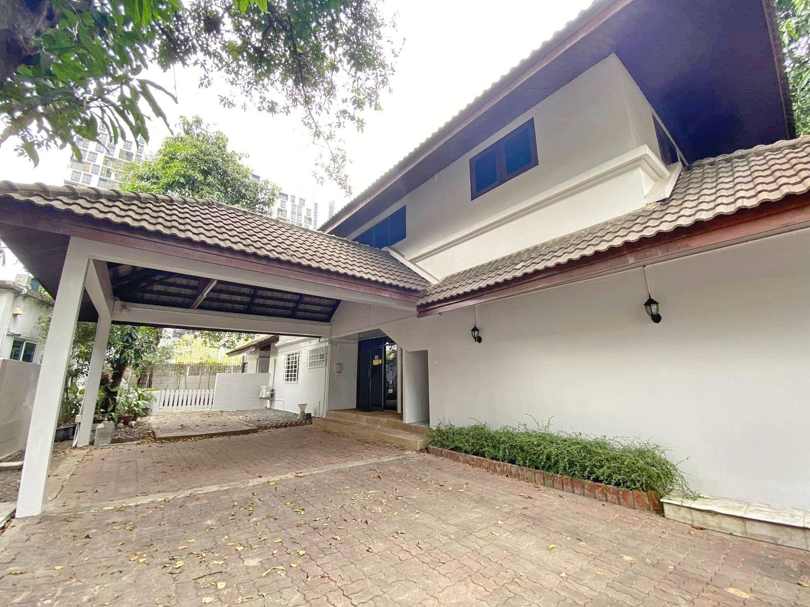 HK0678♛Single house for rent, 12 bedrooms⚝Pracha Uthit-Mengjai♜Near international school. SISB∞099-5919653,065-9423251▚Line@sureresidence HK0678♛Single house for rent, 12 bedrooms⚝Pracha Uthit-Mengjai♜Near international school. SISB∞099-5919653,065-9423251▚Line@sureresidence