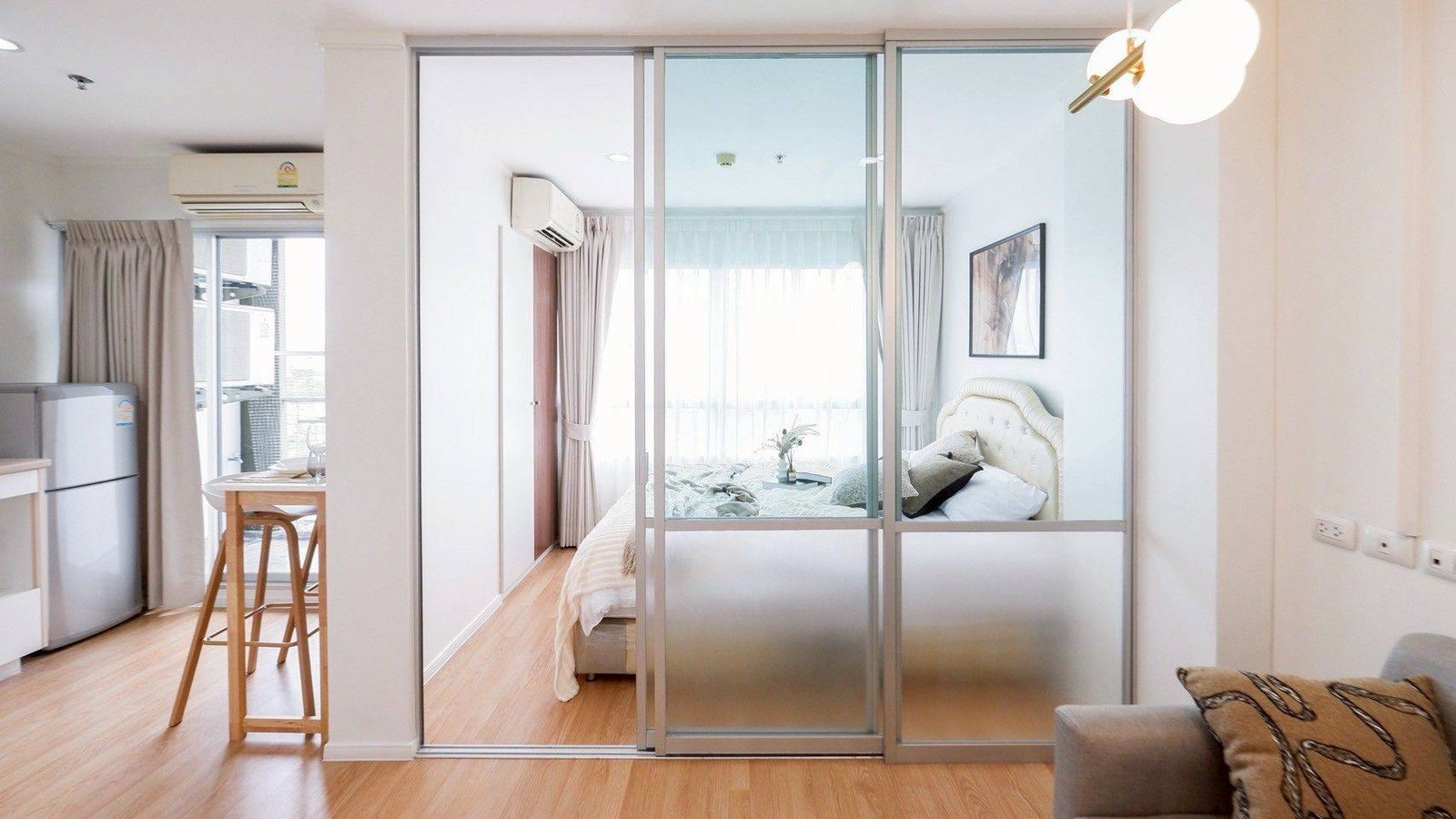 รีโนเวทใหม่ทั้งห้อง เฟอร์ใหม่ พร้อมอยู่ วิวโล่งไม่บล็อก ทำเลลาซาล–แบริ่ง ใกล้ BTS และ MRT