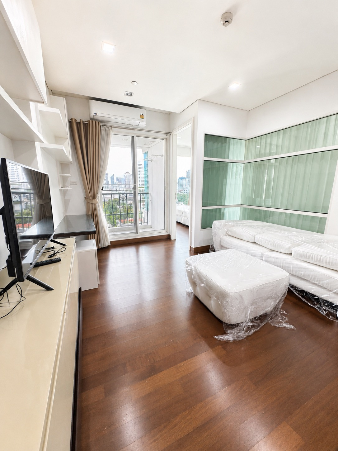 Ivy Thonglor 45 Sqm. 1 Bedroom 1 Bathroom Floor 8 Best Price !!