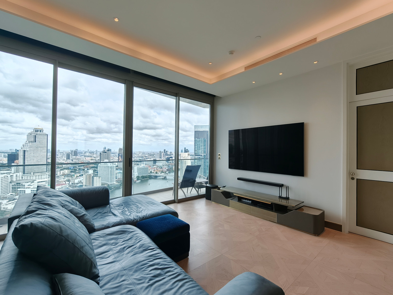 Mandarin Oriental Residence, a luxury condo in the highest building in Thailand.