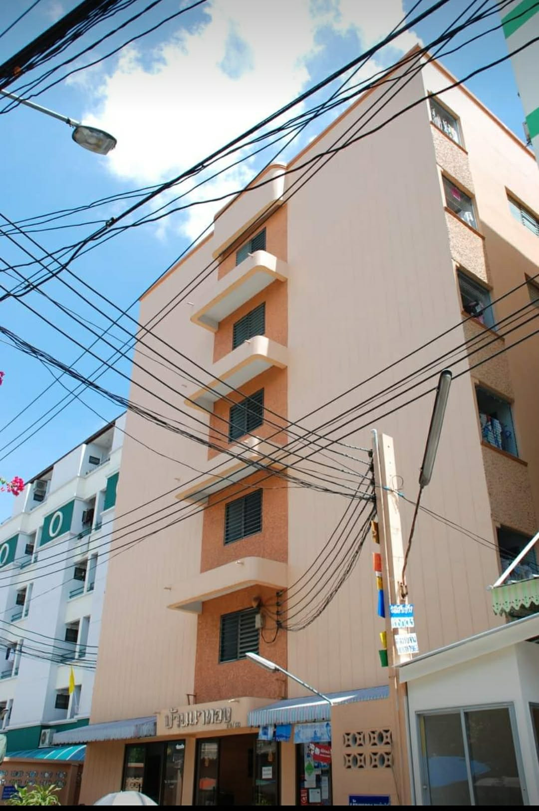 Apartment for sale, Soi Ratchadaphisek 36, Intersection 13 (Soi Suea Yai Uthit), 180 meters from the back door of Chandrakasem University, close to everything within walking distance. Apartment for sale, Soi Ratchadaphisek 36, Intersection 13 (Soi Suea Yai Uthit), 180 meters from the back door of Chandrakasem University, close to everything within walking distance.