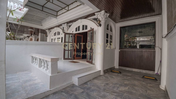 Spacious 5-Bed European Townhouse for Rent | 350 SQ.M near Expressways (Ekkamai-Sukhumvit)No.62-TH-69012 – รูปที่ 2