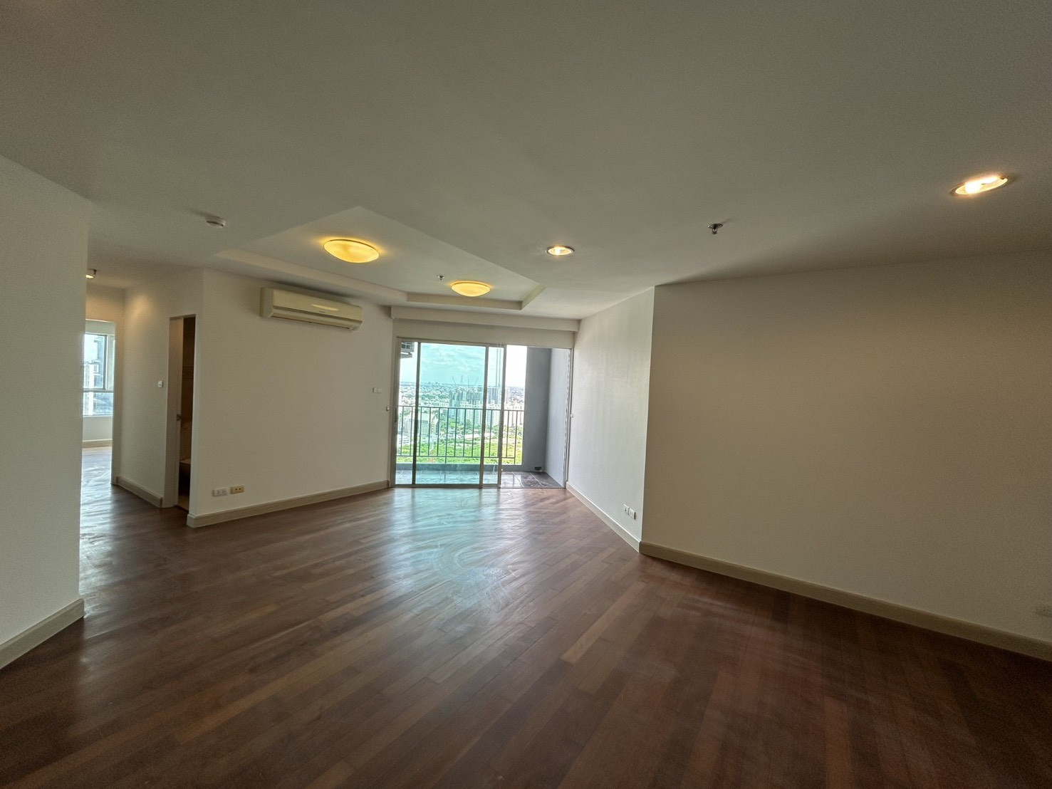 ขายคอนโด Belle Grand Rama 9 ราคา 10,400,000 บาท [MKs260608]