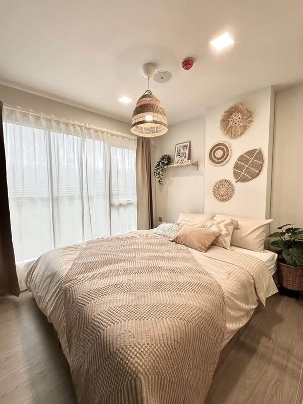 For rent 🏝️ Kave Town Island, beautiful built-ins, good location, separate kitchen corner room.