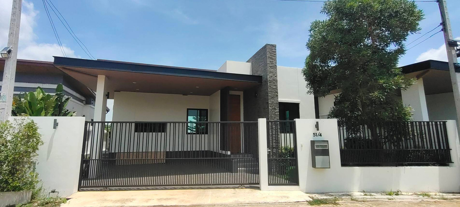 Pool Villa House for Sale in Prachinburi, 59 sq.wah, 132 sq.m., 3 Bedrooms, 2 Bathrooms, Bang Pakong Riverfront with Private Swimming Pool, THB 5,700,000 Pool Villa House for Sale in Prachinburi, 59 sq.wah, 132 sq.m., 3 Bedrooms, 2 Bathrooms, Bang Pakong Riverfront with Private Swimming Pool, THB 5,700,000