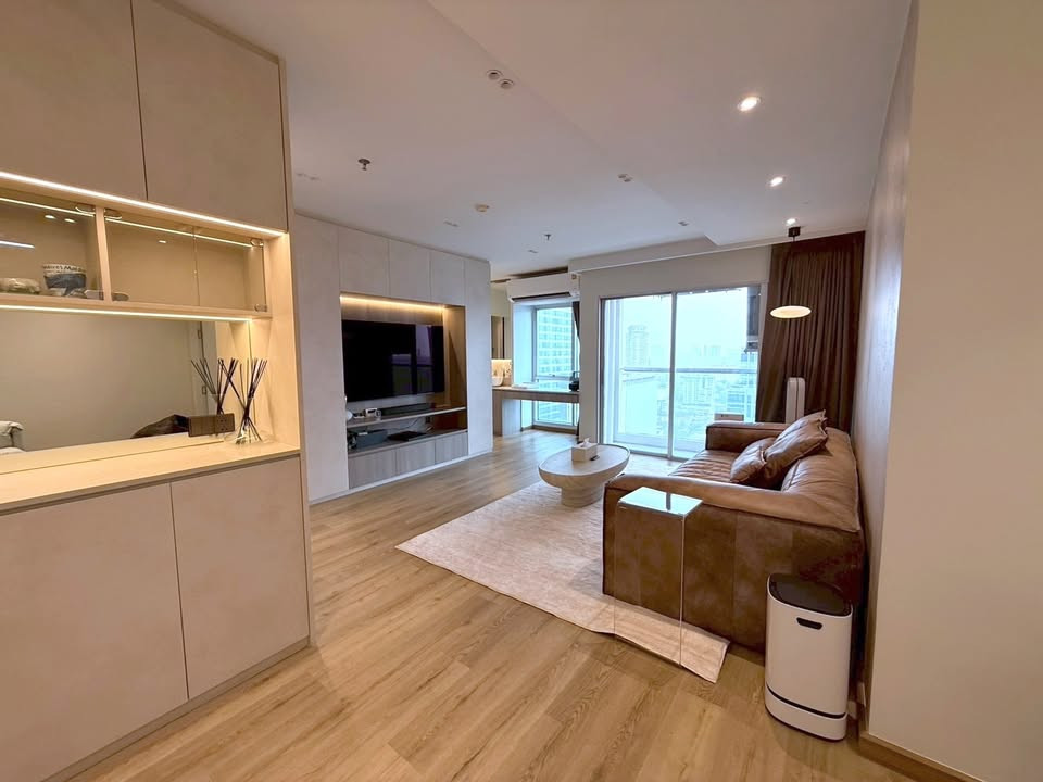 🏙️ ขายคอนโด Silom Suites ห้องสวยใหญ่ !!