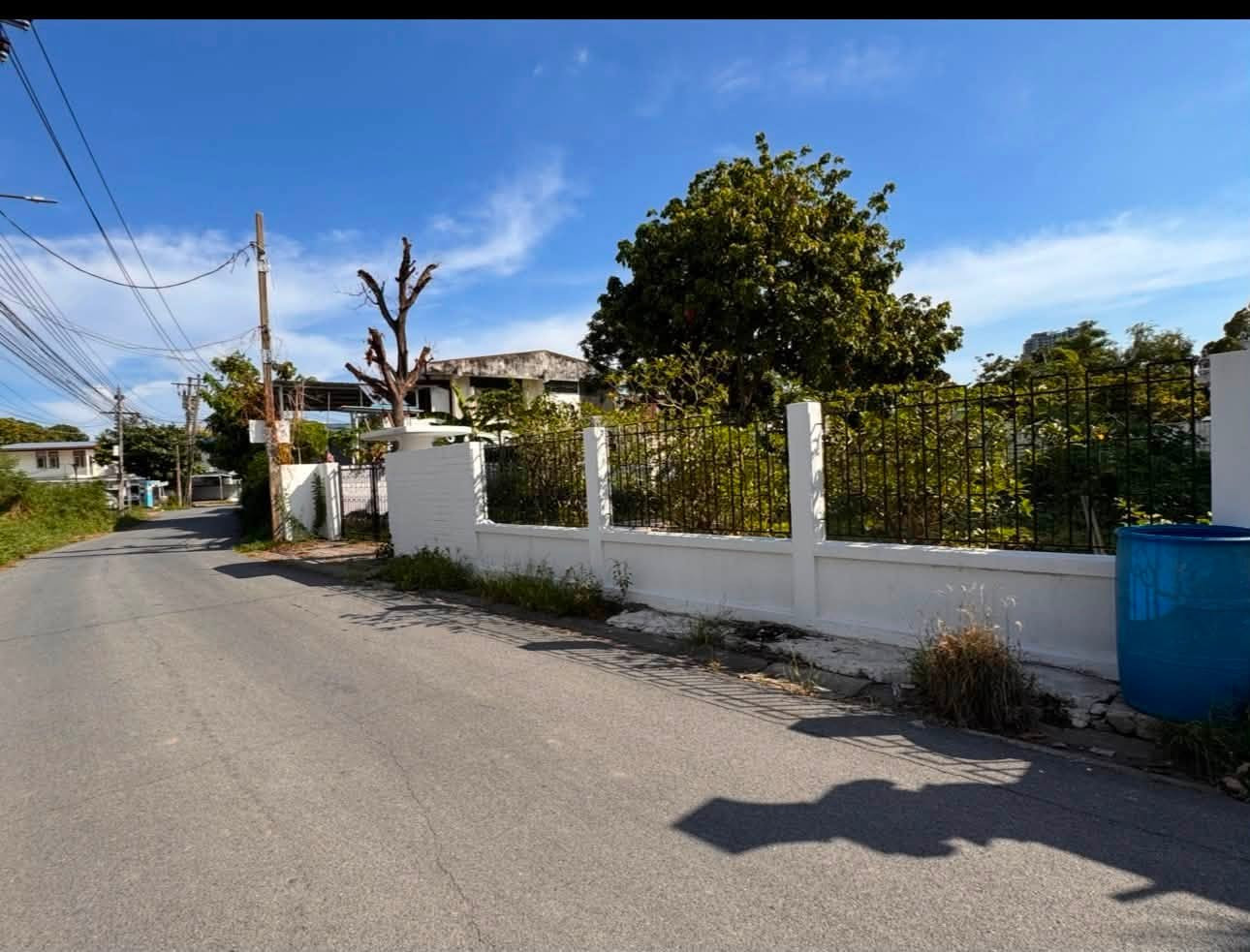 Land for sale, Pridi Banomyong 14, Intersection 16, Kasem Samran Village 2. Land for sale, Pridi Banomyong 14, Intersection 16, Kasem Samran Village 2.