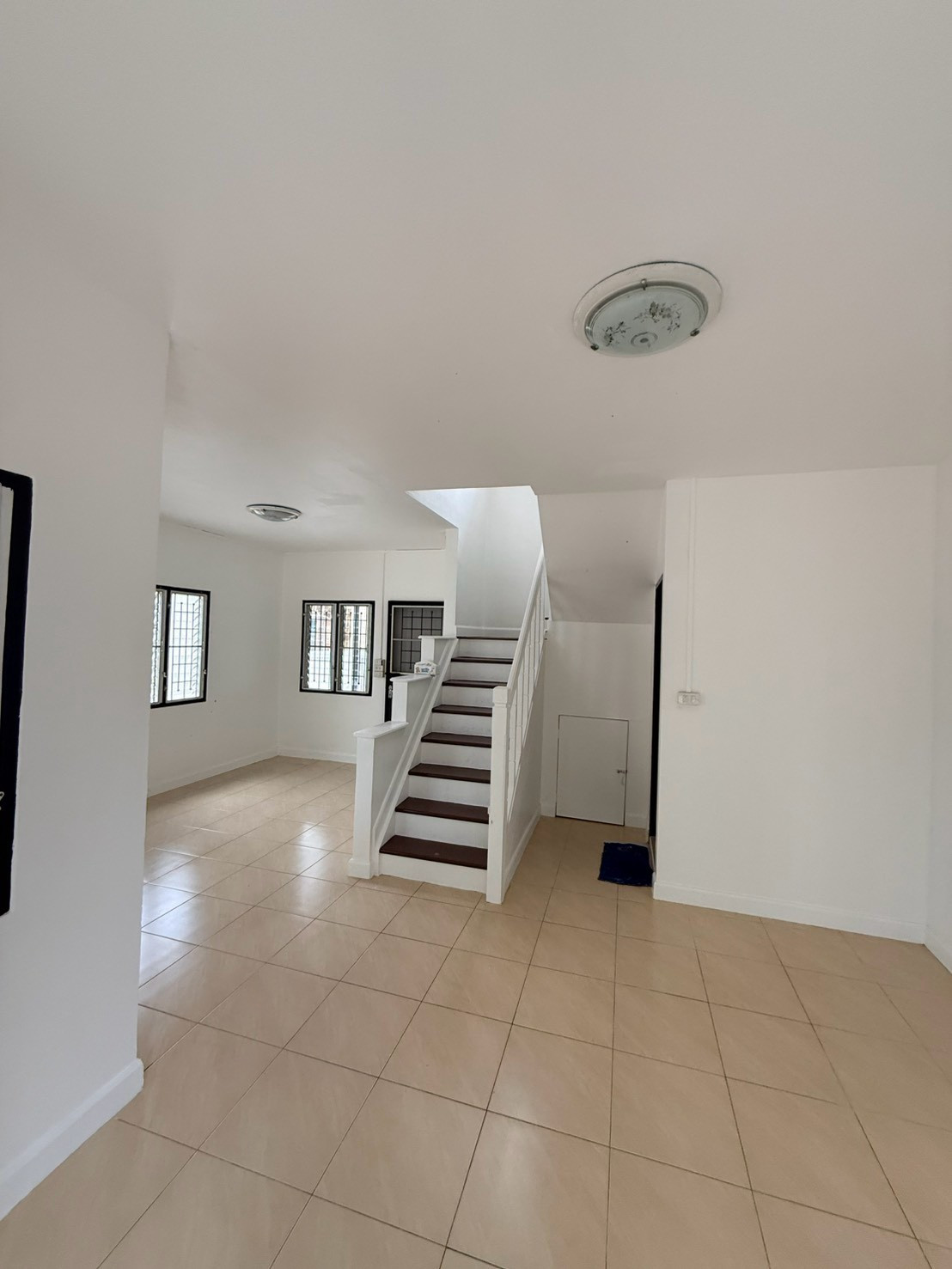 Townhome for sale, good location Behind the corner next to the garden! Pisan Village Phase 11/1 (Soi Tha Kham 23) – รูปที่ 2