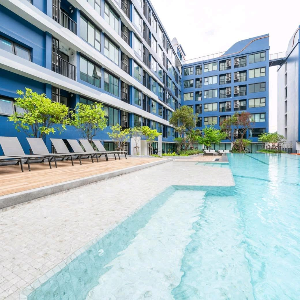 Outstanding location, beautiful condo, resort style Outstanding location, beautiful condo, resort style