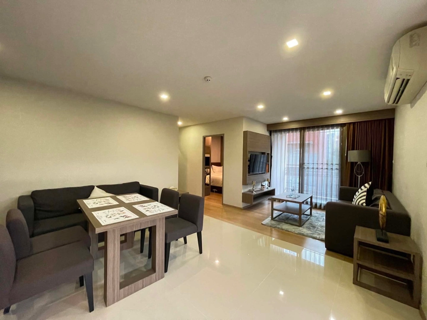 Art @ Thonglor 🐱🐶Pet friendly ห้องใหญ่ ขายด่วน! Art @ Thonglor 🐱🐶Pet friendly ห้องใหญ่ ขายด่วน!
