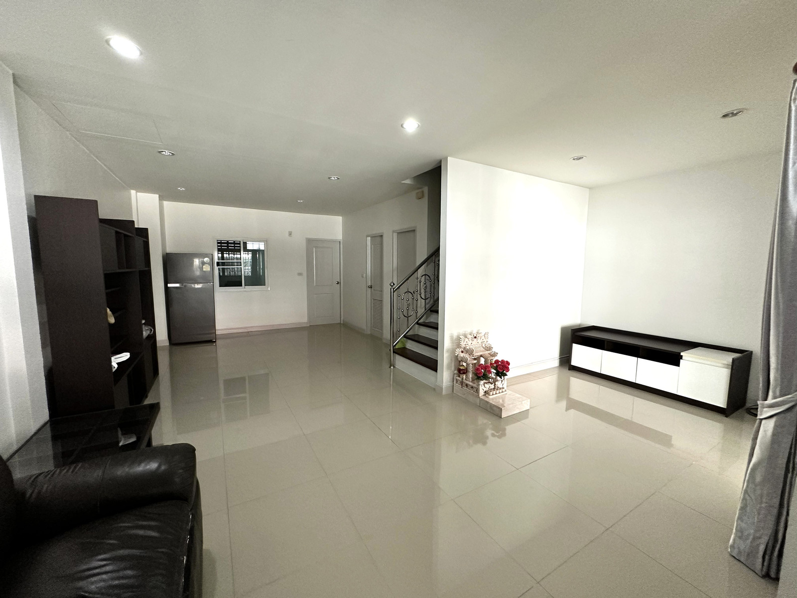 ทาวน์เฮาส์ 3 ห้องนอน เทพารักษ์ 82 ใกล้ปากซอยมาก พื้นที่เยอะ พร้อมอยู่ – รูปที่ 3