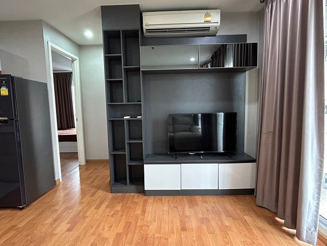 Condo size 2 bedrooms, 1 living room, beautifully decorated, airy room, not blocked by light, ready to move in. Condo size 2 bedrooms, 1 living room, beautifully decorated, airy room, not blocked by light, ready to move in.