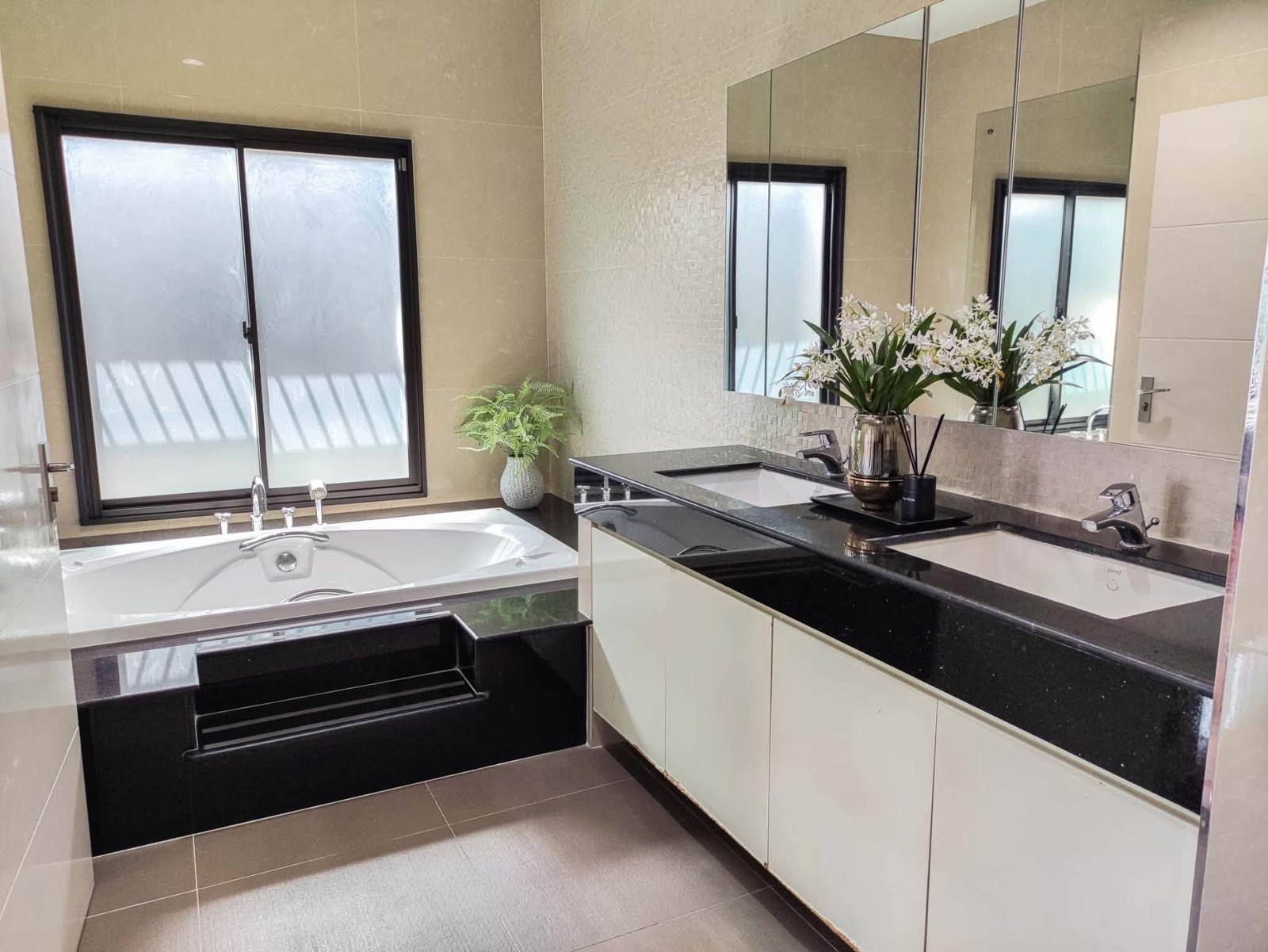 ให้เช่าบ้านโครงการหรู Perfect Masterpiece Sukhumvit 77 ตกแต่งครบ พร้อมเข้าอยู่ -RW008216 – รูปที่ 4
