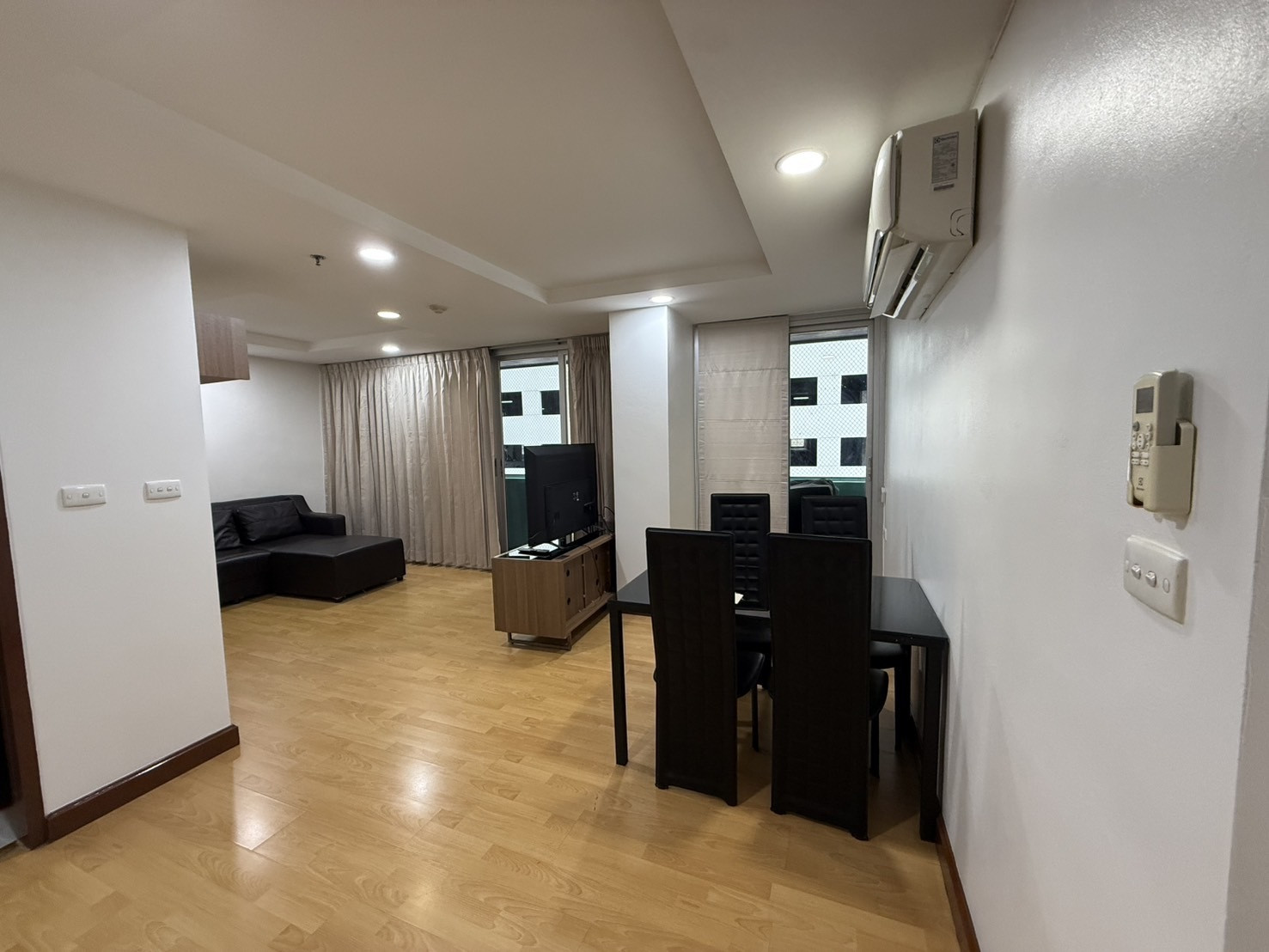 Rare Find! 3BR Luxury Condo 102 sqm Near BTS Krung Thon Buri - Best Price - U5551144