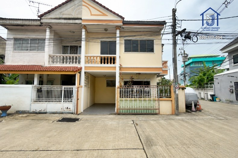 ขายทาวน์เฮ้าส์ 2 ชั้น หมู่บ้านปรางทิพย์ หลังมุม 35 ตร.ว. ซอยลาดพร้าว95 ใกล้รถไฟฟ้า MRT ลาดพร้าว 