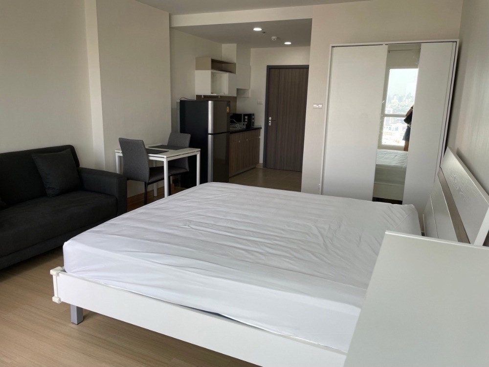New room, ready to move in, high floor, good view, location next to MRT 0 meters.