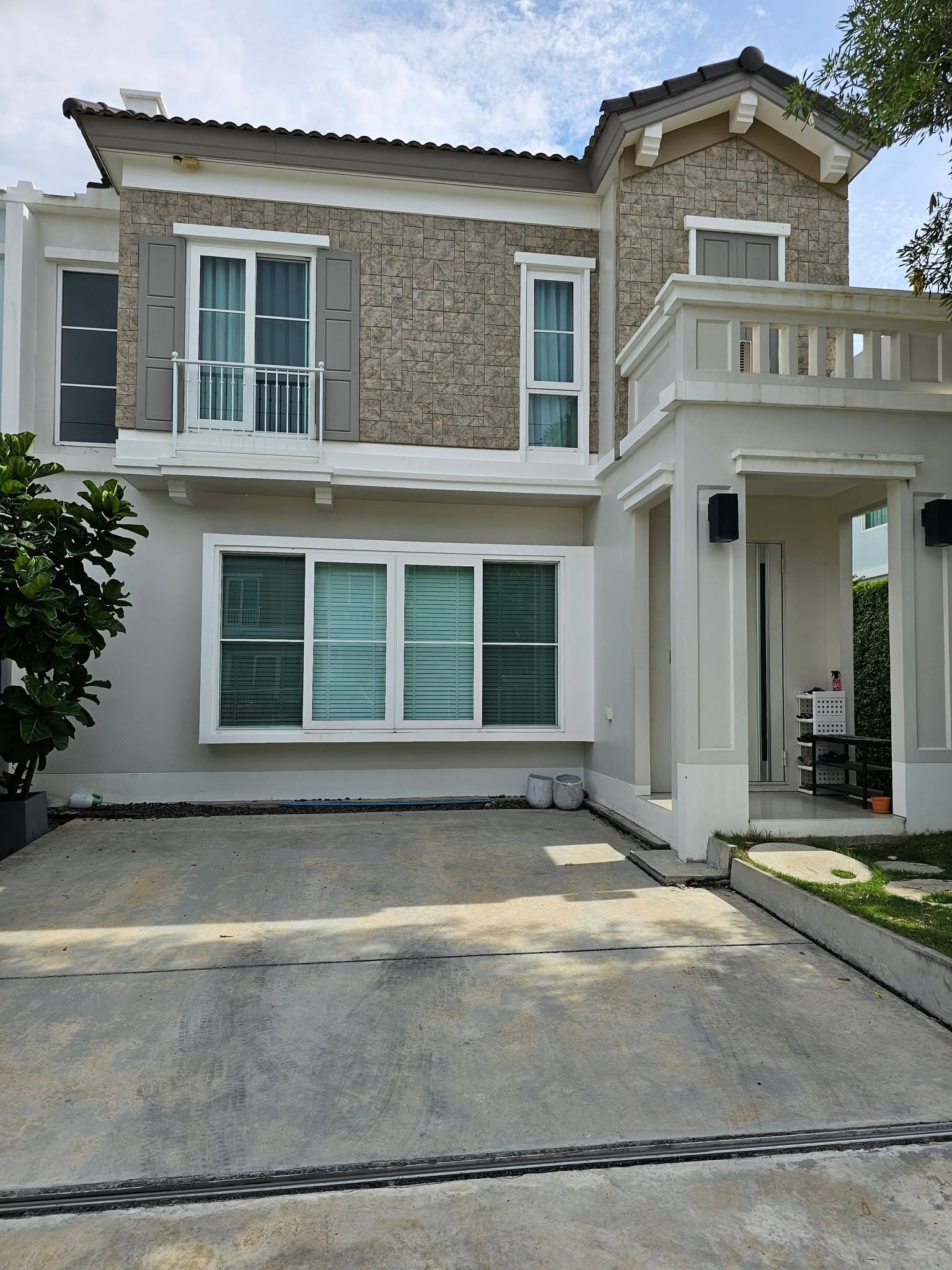 For rent Anya Bangna–Ramkhamhaeng 2 | Twin house feel single house | Pet Friendly | Opposite Dulwich College Bangkok
