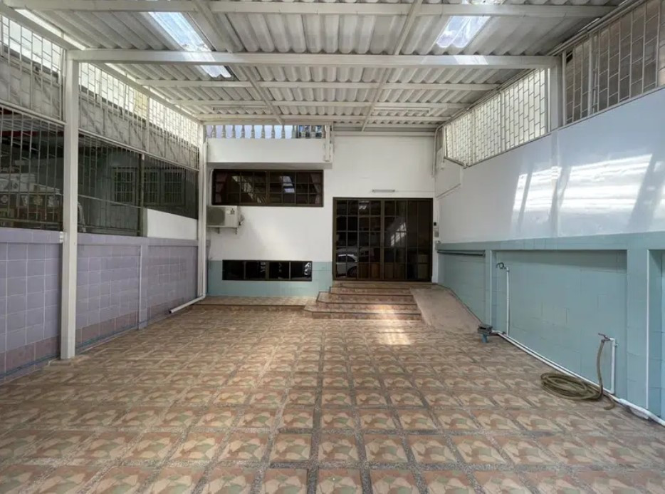 Townhouse for rent, Soi Sathupradit 40, Rama 3, Sathorn near Tollway Central Rama 3. Townhouse for rent, Soi Sathupradit 40, Rama 3, Sathorn near Tollway Central Rama 3.