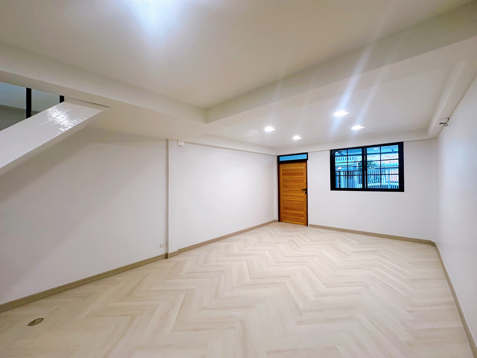 🏠  🏠 รีโนเวทใหม่ทั้งหลัง ทาวน์โฮม 2 ชั้น ซอยอ่อนนุช 44 | เดินแค่ 50 เมตร ถึง 7-11 | · ห่าง BTS บางจาก แค่ 2.9 กม. – รูปที่ 4