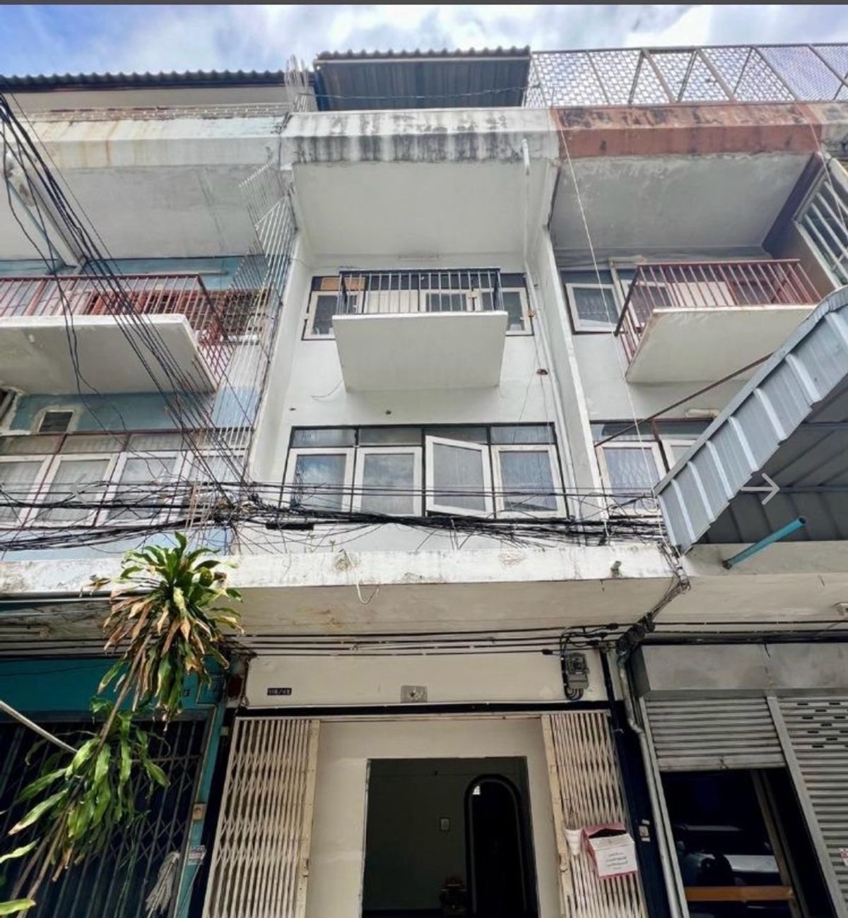 ❤️❤️4-storey commercial building for sale, Soi Ruamchit, Rangnam Road, alley opposite ideo Rangnam, near Castle black school, near K Maison Boutique school, excellent location in the heart of the city, near BTS Victory Monument, only 630 m. Available 1 No