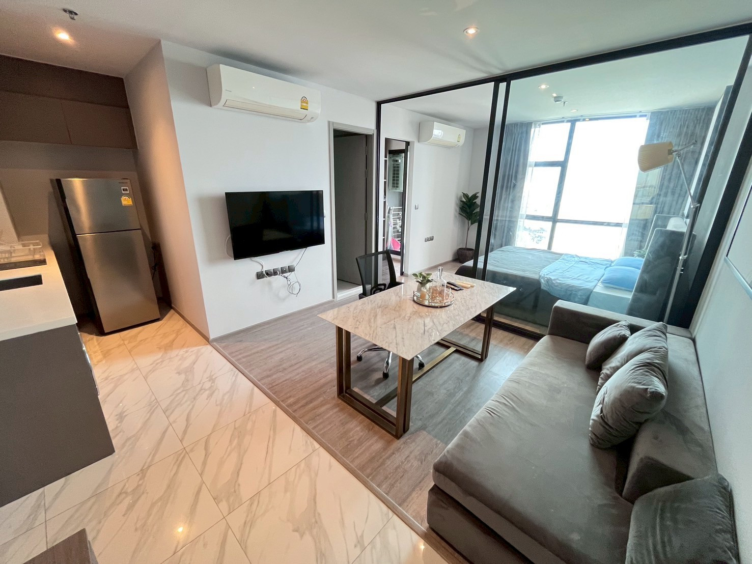 Rhythm Ekkamai, beautifully decorated room in marble tones Wide space room The atmosphere looks clear too. High angle view of the city Ready to move in