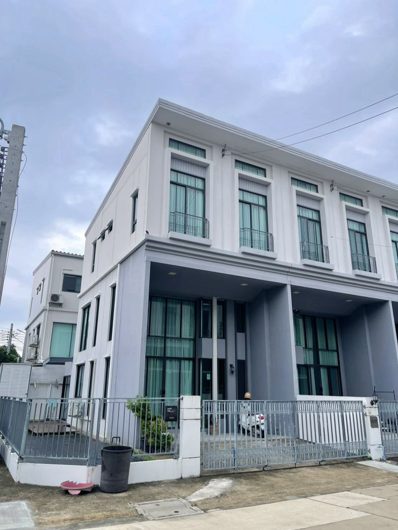 Townhome, Pruksa Ville Village, Phahonyothin - Ramintra, corner house, size 30.5 square meters, 3 bedrooms, fully furnished, ready to move in, Tha Raeng Subdistrict, Bang Khen District, Bangkok. Townhome, Pruksa Ville Village, Phahonyothin - Ramintra, corner house, size 30.5 square meters, 3 bedrooms, fully furnished, ready to move in, Tha Raeng Subdistrict, Bang Khen District, Bangkok.