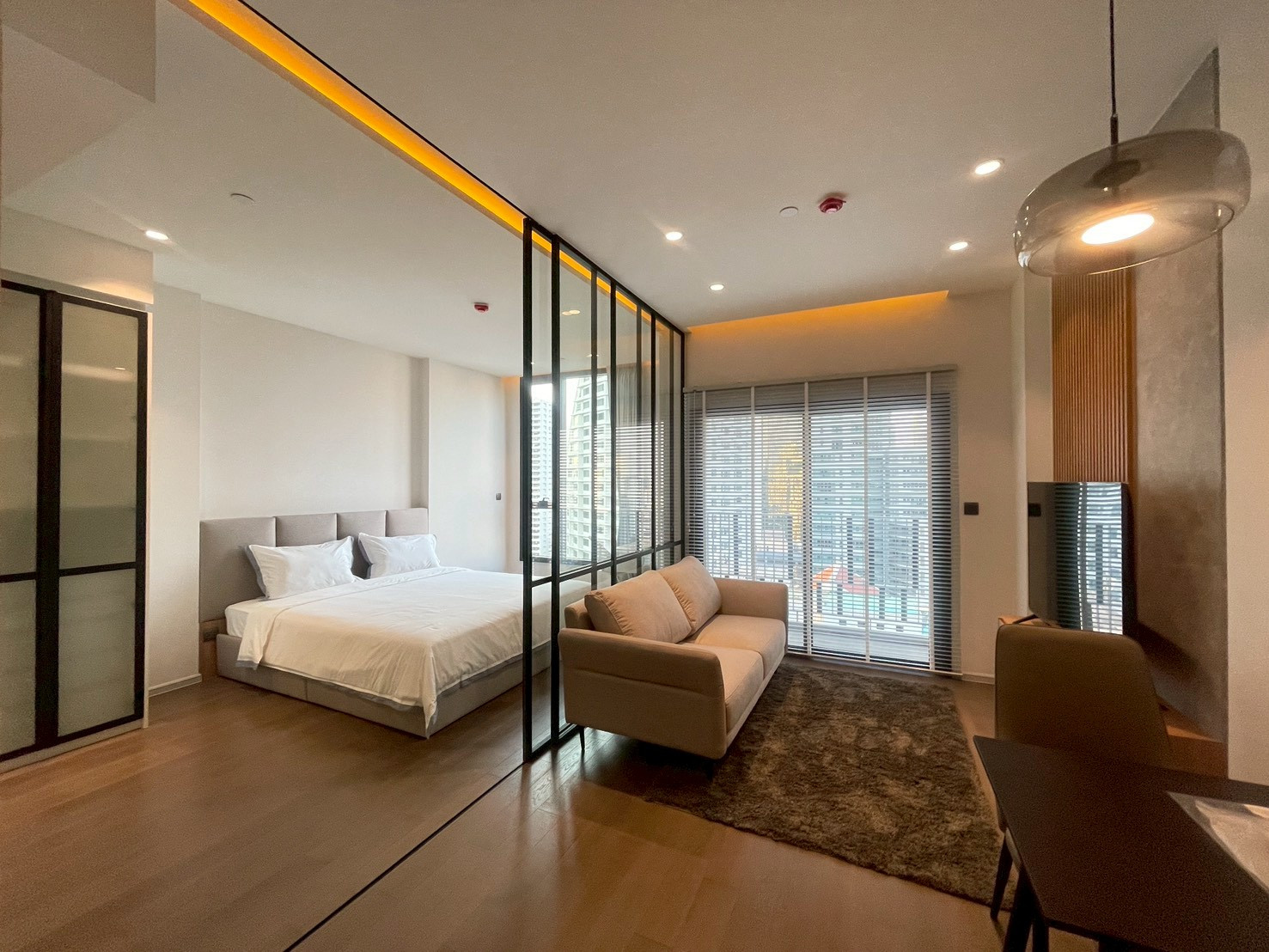 MUNIQ Sukhumvit 23 | คอนโดเลี้ยงสัตว์ได้ 