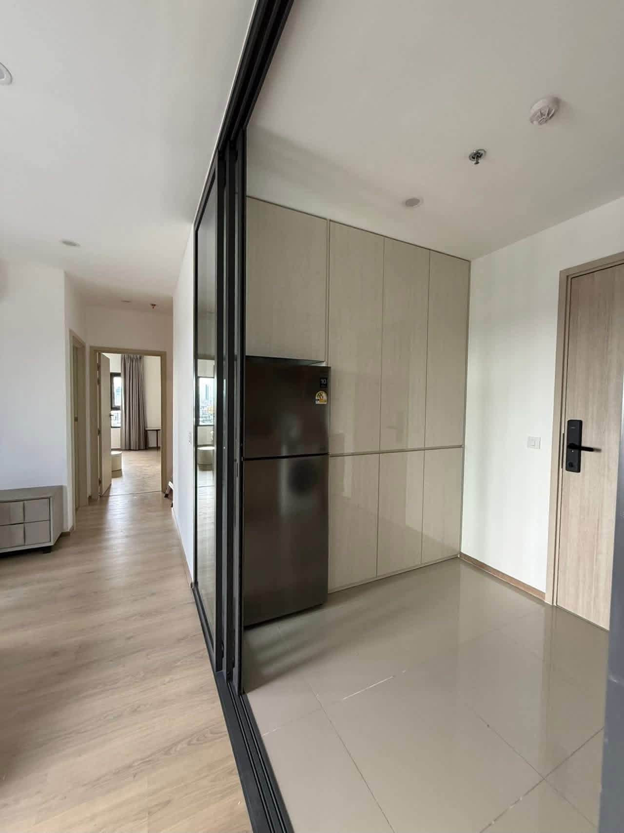 For rent Life Rama 4 - Asoke 2 ห้องนอน เฟอร์ครบ พร้อมเข้าอยู่ ใกล้  MRT ศูนย์การประชุมแห่งชาติสิริกิติ์ -RW008215 – รูปที่ 2