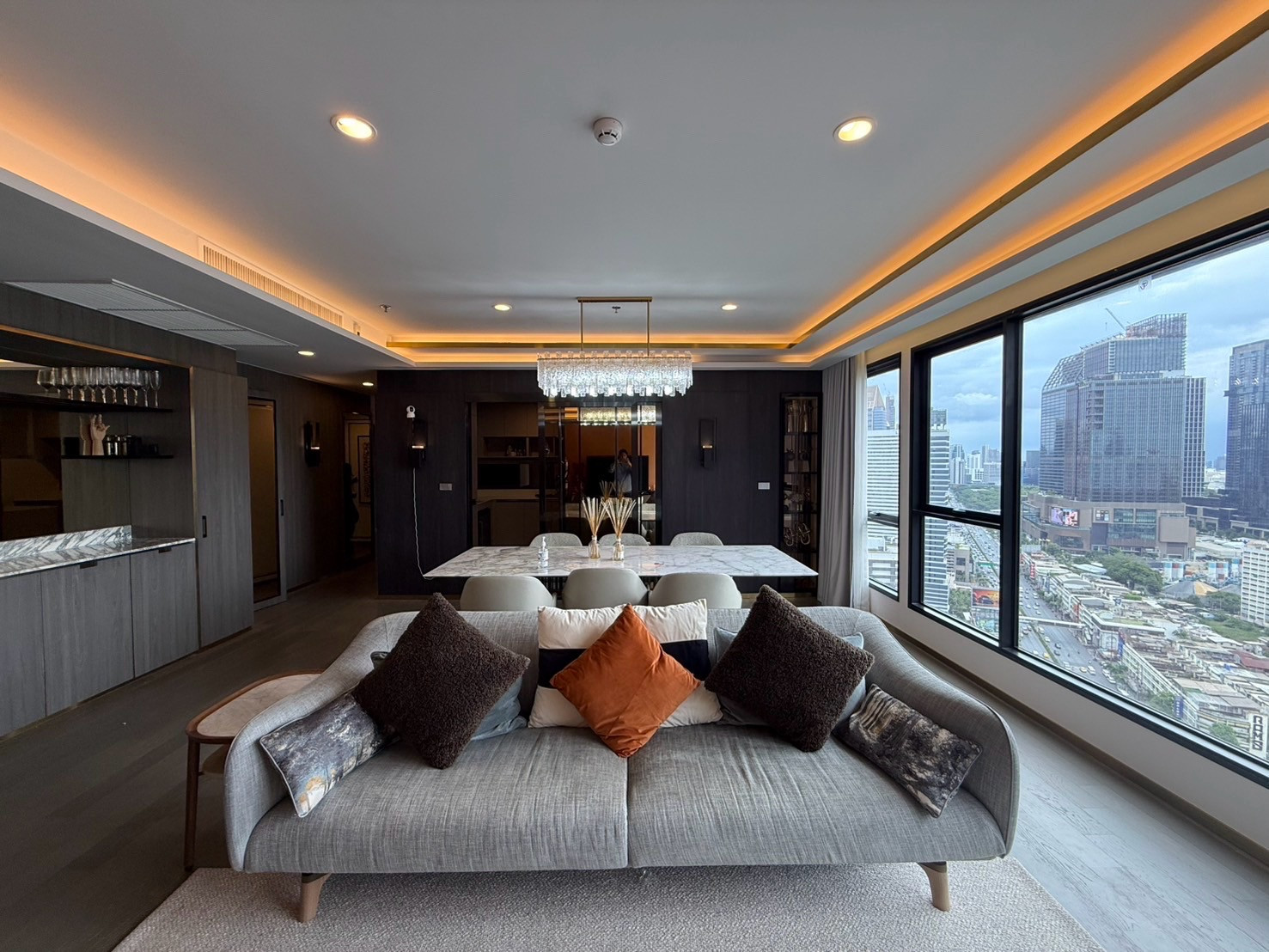 Luxury Living in the heart of Rama 4, high floor, Benjakitti Park view, near MRT Khlong Toei. – รูปที่ 2