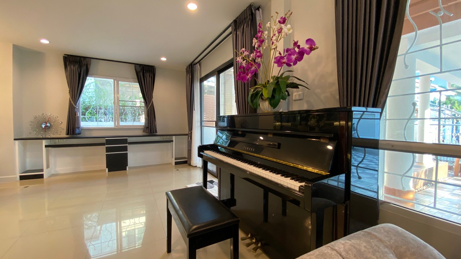 Large 2-story house near Muang Thong Thani. Soi Chaengwattana-Pak Kret 41, Chaengwattana Road, for rent.