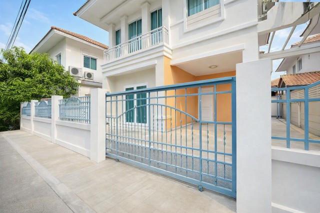 PanyaIndra Golf Club KhlongSamWa Two-story detached house for rent 3beds Rent: 14,999THB/month. 2 ba PanyaIndra Golf Club KhlongSamWa Two-story detached house for rent 3beds Rent: 14,999THB/month. 2 ba