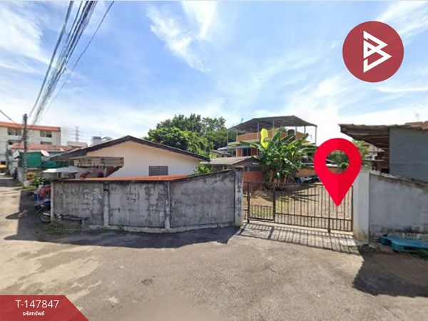 Land for sale with buildings, area 2 ngan 13 sq m, Pa Tan, Chiang Mai.