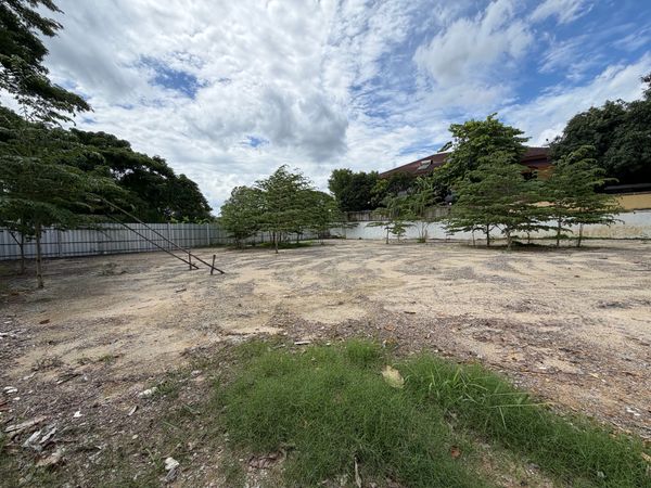Rare Land Opportunity in Srinakarin Near Suan Luang Rama IX for Private Residence and Long-Term Investment