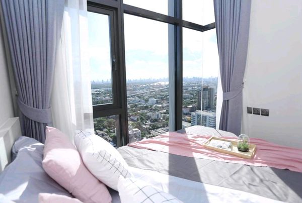 For rent: The LINE Sukhumvit 101, beautiful room, view of the Bang Krachao water curve, ceiling height 3.4 m., near BTS Punnawithi only 250 meters! 💻 Near True Digital Park &amp; ​​Cloud 11, suitable for both living and Work From Home.