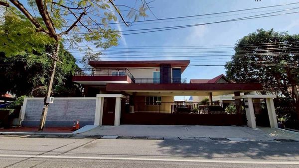 ขายด่วน โครงการ Lakeside Villa 1 บางนา ที่ดิน 182 Sq.w 788 Sq.m ราคา 45,000,000 บาท Tel.062-4468565 กี้