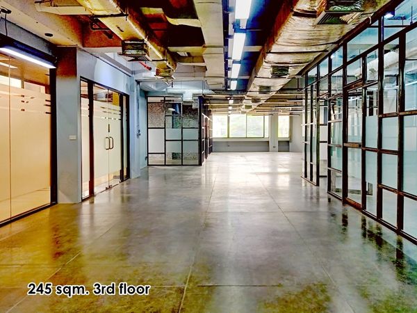 Office Space 168 and 245 sqm. near Asoke Intersection MRT Sukhumvit.
