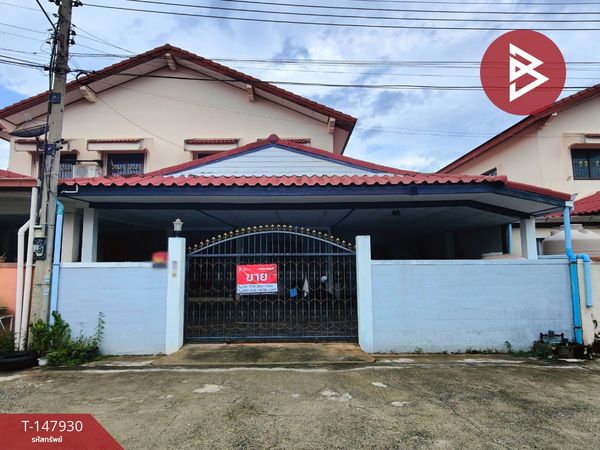 Semi-detached house for sale, Ariyawat Village, Nakhon Pathom.