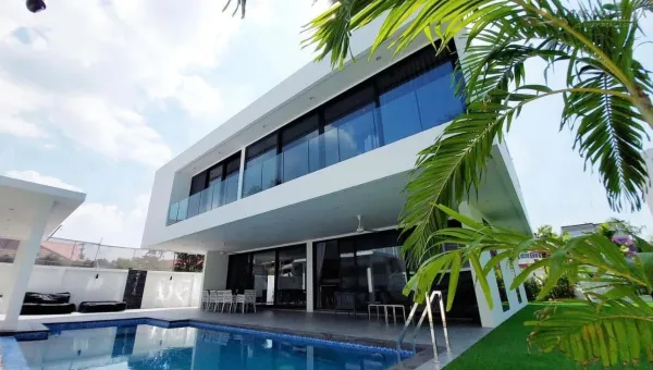 Urgent Sale! Brand New Luxury Design 2-Story Pool Villa in a Pratumnak 5