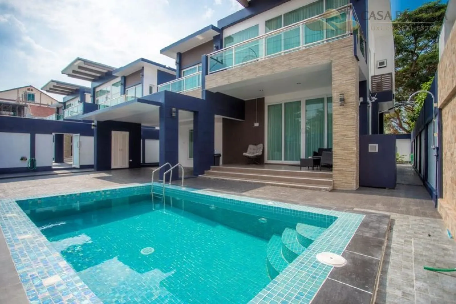 วิลลาสระว่ายน้ำสมัยใหม่กว้างขวาง 5 ห้องนอน ให้เช่า | ถนนพัทยาใต้ วิลลาสระว่ายน้ำสมัยใหม่กว้างขวาง 5 ห้องนอน ให้เช่า | ถนนพัทยาใต้