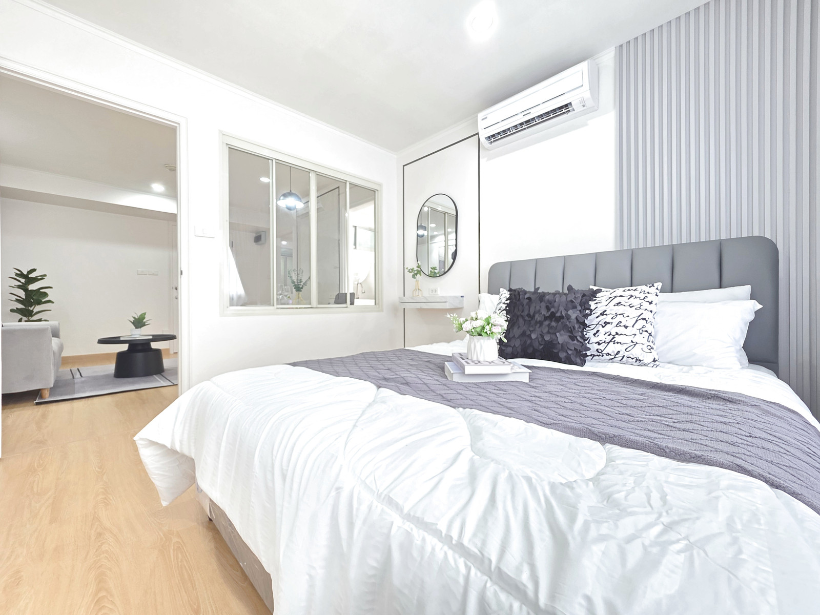 Lumpini Ville Cultural Center, large room, furnished, ready to move in, near MRT Huai Khwang.