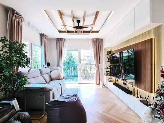 [ให้เช่า] หมู่บ้าน เซนโทร พหลฯ - วิภาวดี 2 / 4 ห้องนอน 4 ห้องน้ำ / 67 ตรว. 225 ตรม. **57,000** บ้านเดี่ยวหลังมุม ตกแต่งสวยมาก เฟอร์นิเจอร์และเครื่องใช้ไฟฟ้าจัดเต็ม เดินทางสะดวก พร้อมเข้าอยู่ เพียง 10 นาทีจากห้างฟิวเจอร์พาร์ครังสิต – รูปที่ 2
