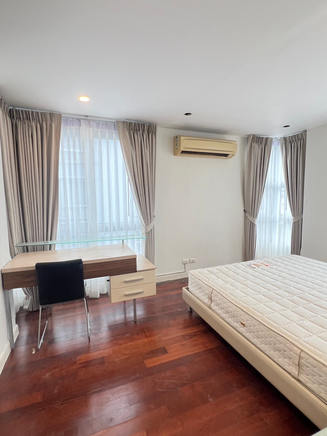 Plus on the pond  🌺 at Yen ar kard  2 bedroom new renovation  special price  📱 🍁 0 8 1 9 1 9    5 0 6 9 🍁 – รูปที่ 3