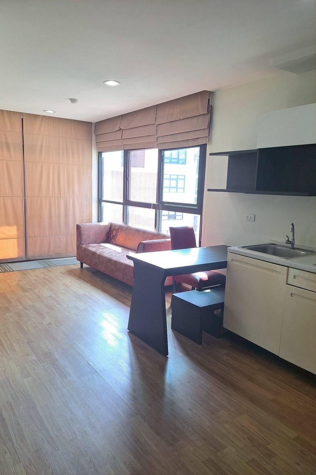 🏡 ให้เช่า บ้านนวธารา คอนโด อาคาร C ชั้น 7 ห้องมุม วิวสระน้ำ 🌿 1 ห้องนอน ขนาด 40 ตร.ม. | เพียง 9,500 บาท/เดือน 🏡 ให้เช่า บ้านนวธารา คอนโด อาคาร C ชั้น 7 ห้องมุม วิวสระน้ำ 🌿 1 ห้องนอน ขนาด 40 ตร.ม. | เพียง 9,500 บาท/เดือน